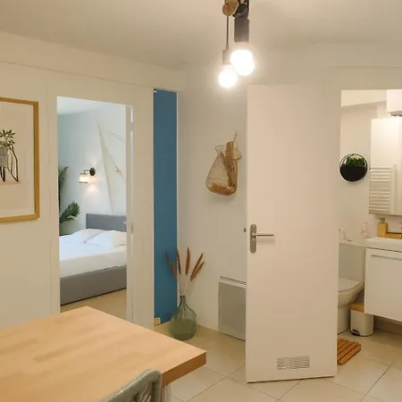 Retour De - La Bonne Marienne - La Madeleine אנז'ה