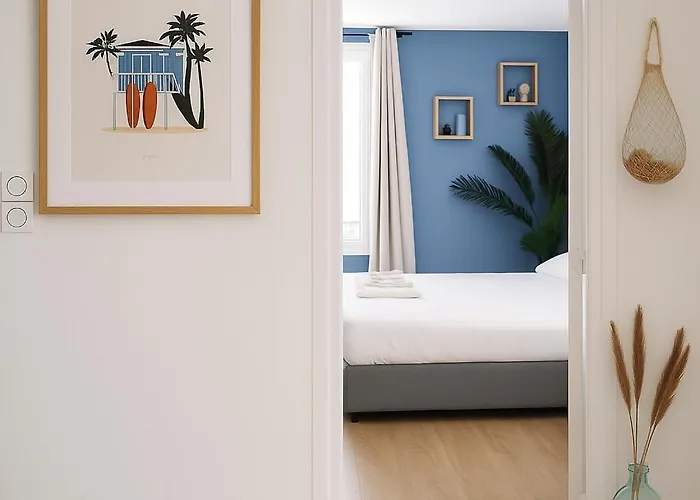 Retour De - La Bonne Marienne - La Madeleine * Angers